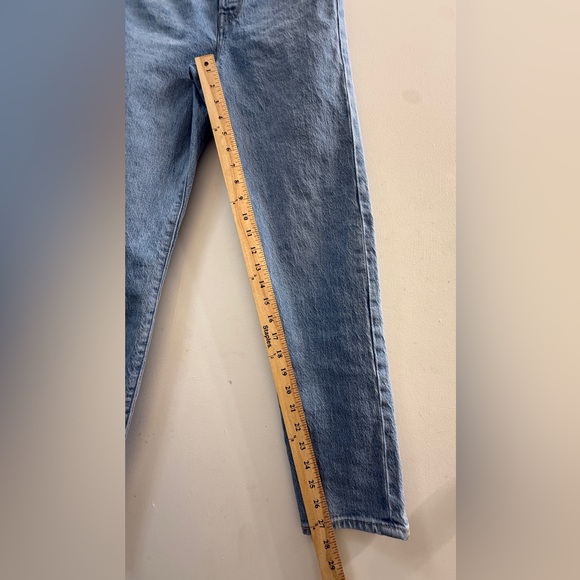 Levi’s Premium Wedgie Straight Jeans Light Wash 24 - Picture 7 of 14
